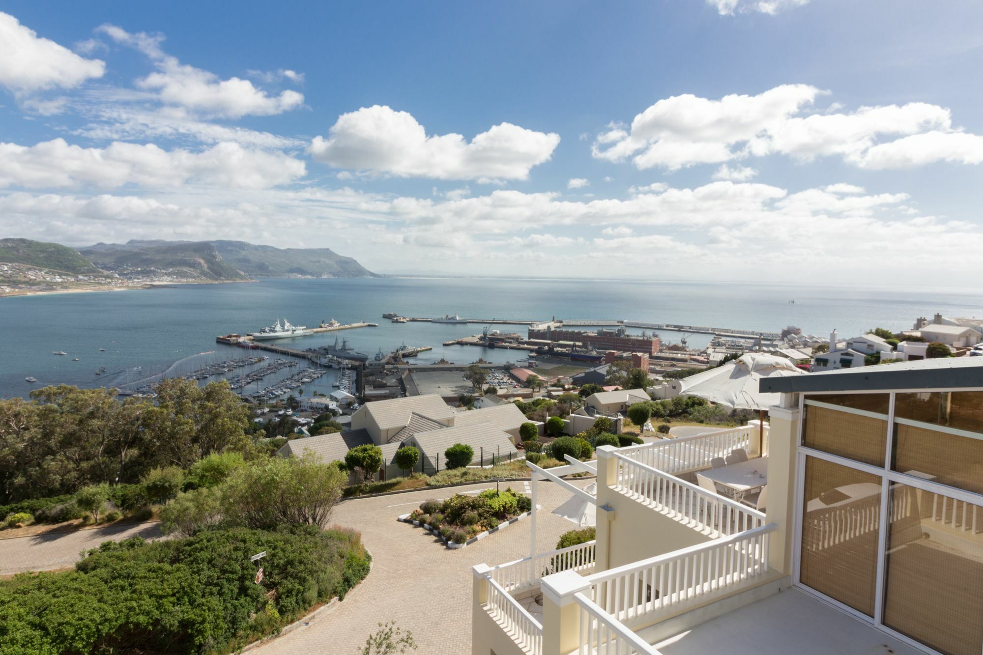 Penguin Palace Simon's Town Exterior photo